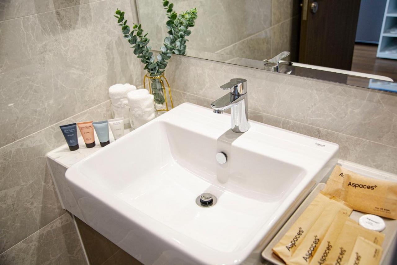 Aspaces Serviced Apartments - Vinhomes West Point Ханой Екстер'єр фото